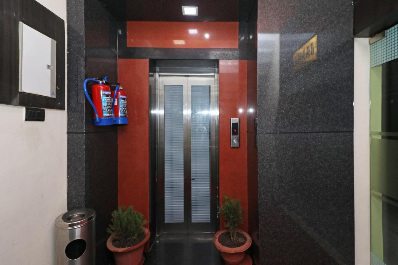 Capital O 8680 Hotel Vaishnavi Inn Hasanganj Екстер'єр фото
