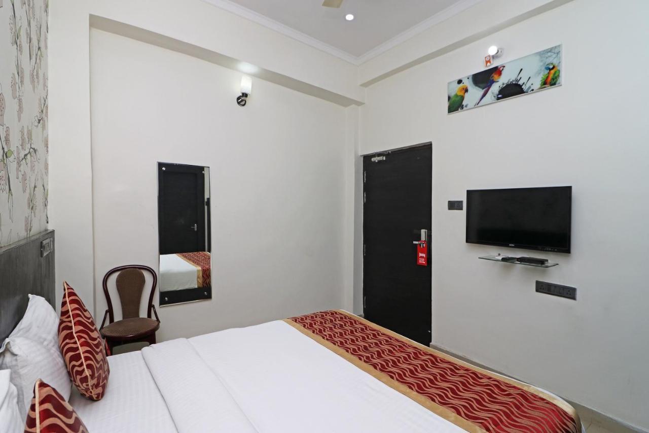 Capital O 8680 Hotel Vaishnavi Inn Hasanganj Екстер'єр фото